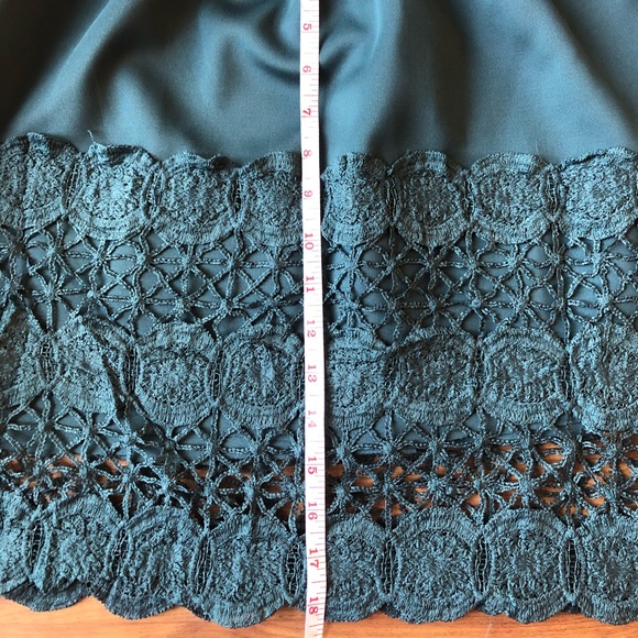 NWT Francesca’s teal v-neck lace dress - Picture 4 of 5